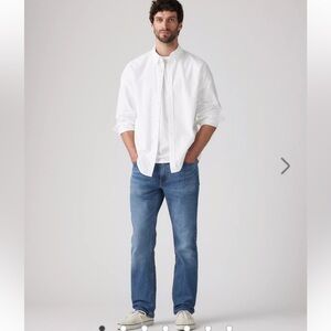 Levi's Relaxed Fit Men's Jeans in Classic Blue. Levi’s 541. Faded blue. 33x32